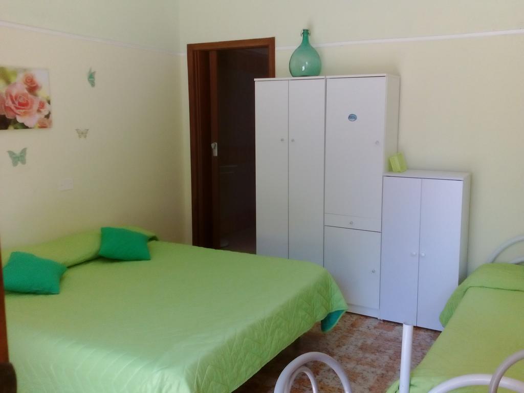 マスカリ Beb I Delfini Di Casa Paola Bed & Breakfast エクステリア 写真
